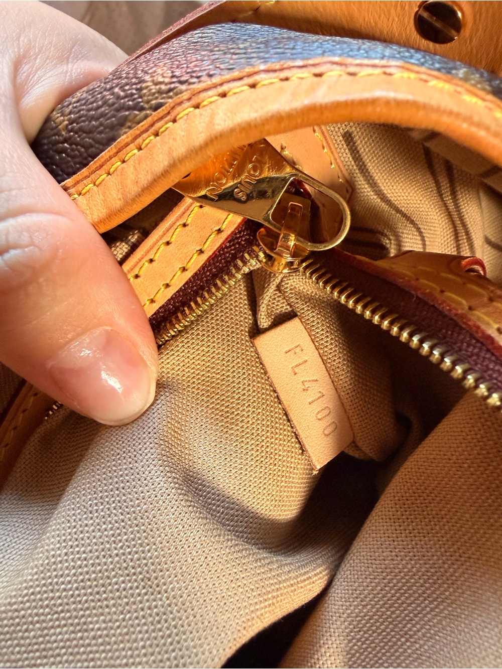 Louis Vuitton Monogram Canvas Hobo Bag in Brown Delightful GM - Picture 9 of 9